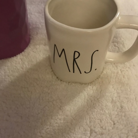 New! Rae Dunn “Mrs” Collectible Coffee/Tea Mug - Picture 2 of 4